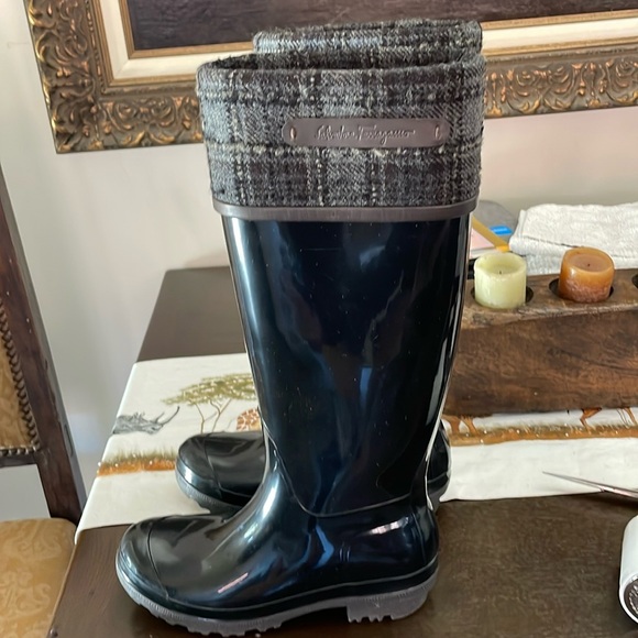 Stunning “Salvatore Ferragamo” rain boots - Picture 10 of 10